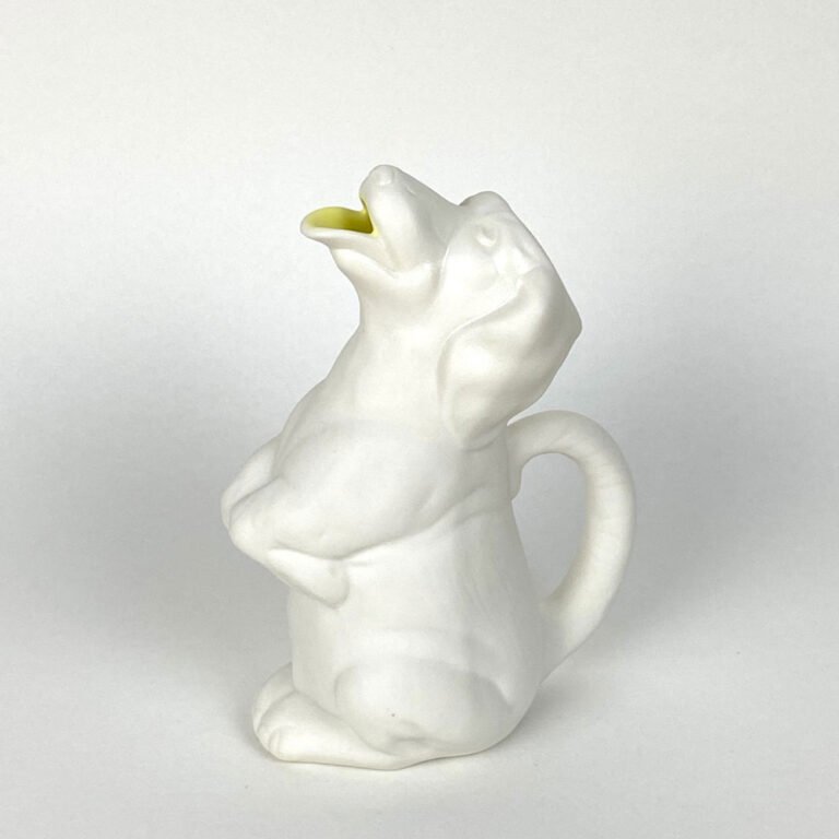 Carafe en forme de chien