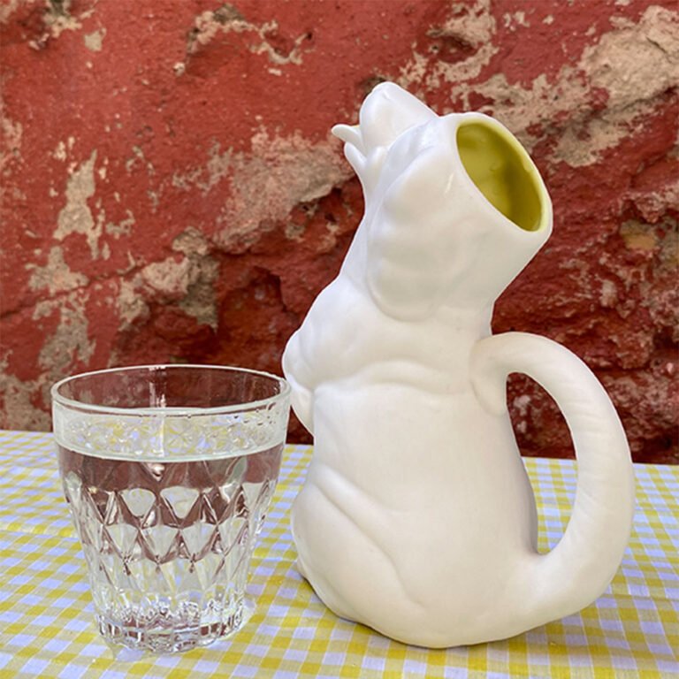 Carafe en forme de chien