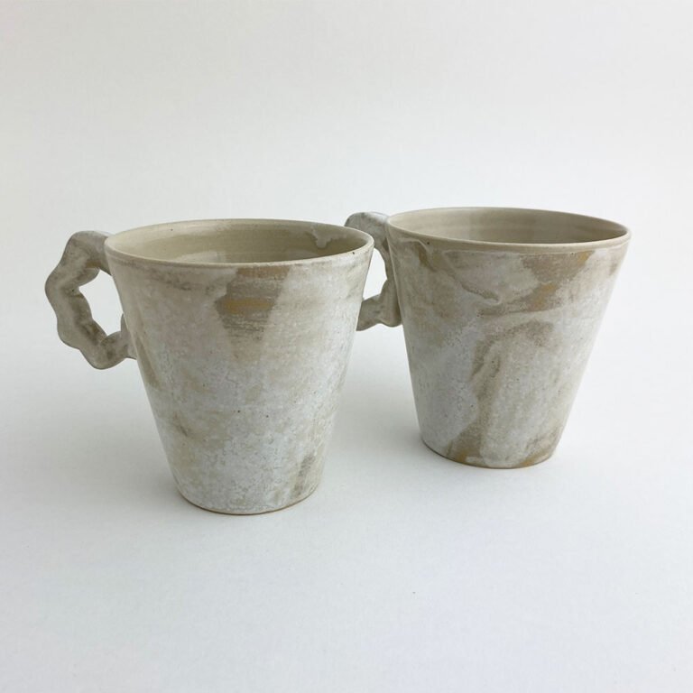 mugs beiges